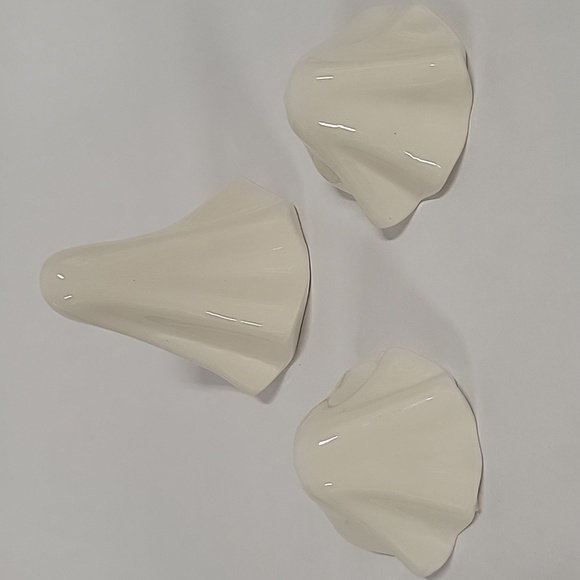 NWT Set of (3) Crate & Barrel Ceramic Halloween LED Screaming Ghosts - Picture 3 of 7